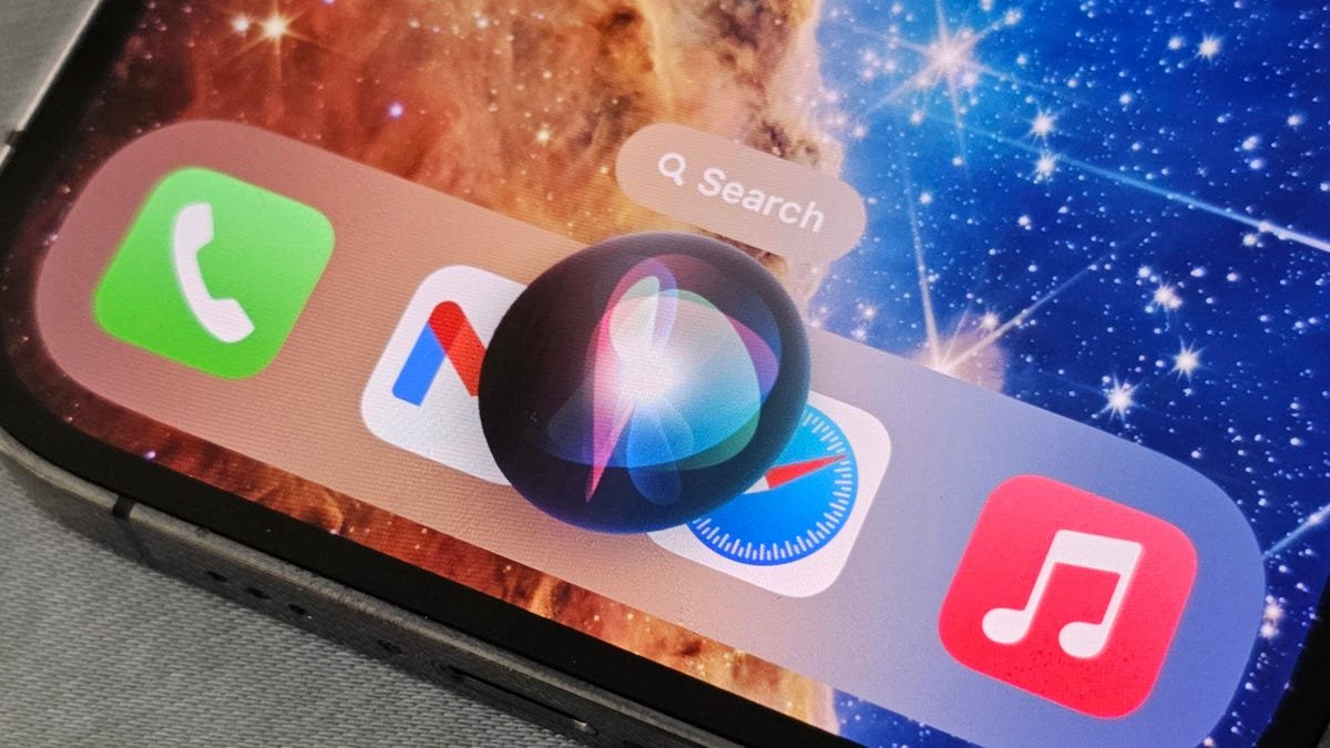 WWDC 2024: Siri Could Get an AI Glow Up to Better Compete With ChatGPT and Gemini