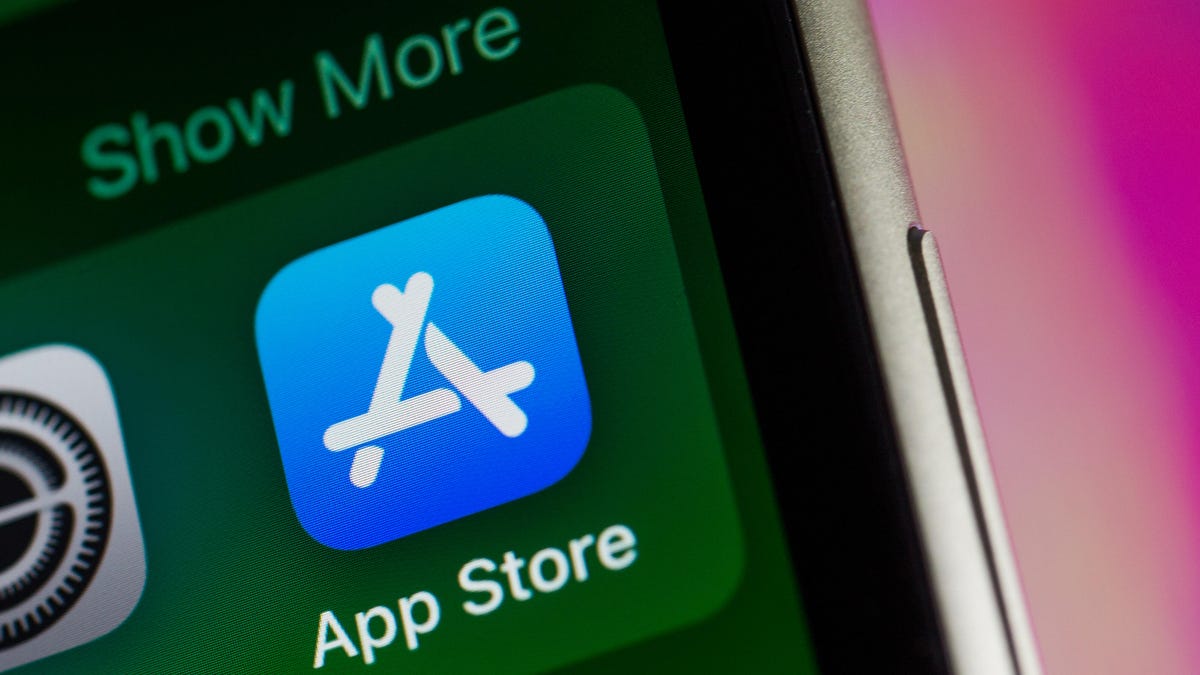 Apple Will Allow Installation of Rival App Stores on iPhones… but Only in Europe