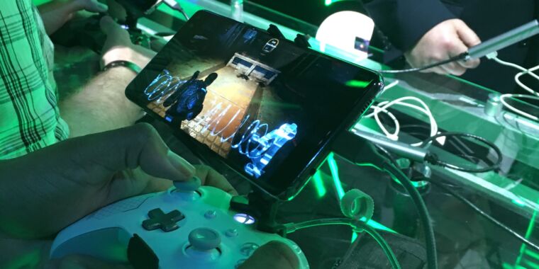 Microsoft sure seems to be thinking about some sort of portable Xbox