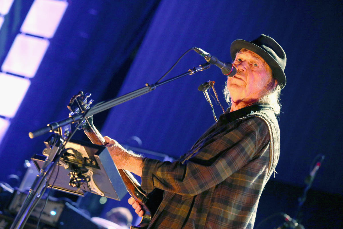 Neil Young returns to Spotify after two-year protest