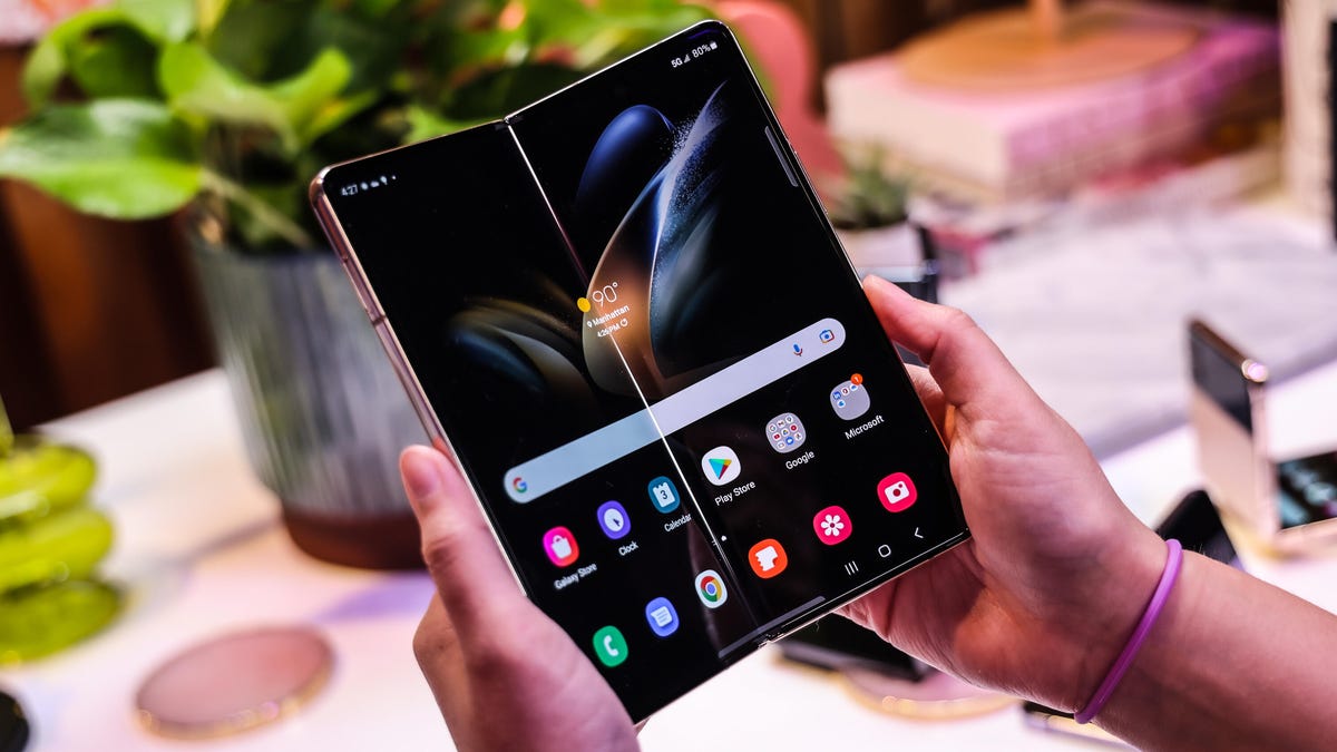 Samsung Galaxy Z Fold 4 Deals: Up to ,200 Off With Verizon, Trade-In Offers