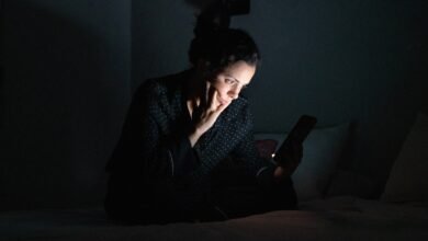 Smartphones May Affect Sleep—but Not Because of Blue Light