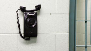 FCC closes “final loopholes” that keep prison phone prices exorbitantly high