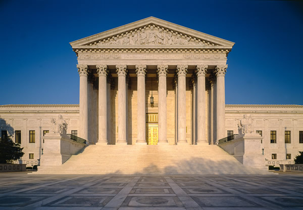 Donald Trump asks the Supreme Court to delay the TikTok ban Donald Trump asks the Supreme Court to delay the TikTok ban