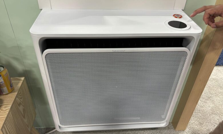 This Window Heat Pump I Saw at CES Is Super Easy to Install This Window Heat Pump I Saw at CES Is Super Easy to Install
