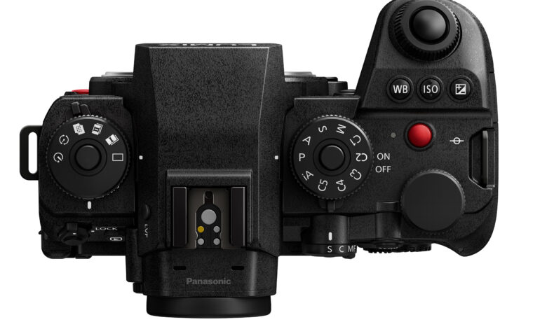 Panasonic takes on Canon with the full-frame, 45-megapixel S1R II mirrorless camera Panasonic takes on Canon with the full-frame, 45-megapixel S1R II mirrorless camera