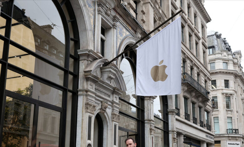 Apple Pulls iPhone Security Feature in UK Apple Pulls iPhone Security Feature in UK