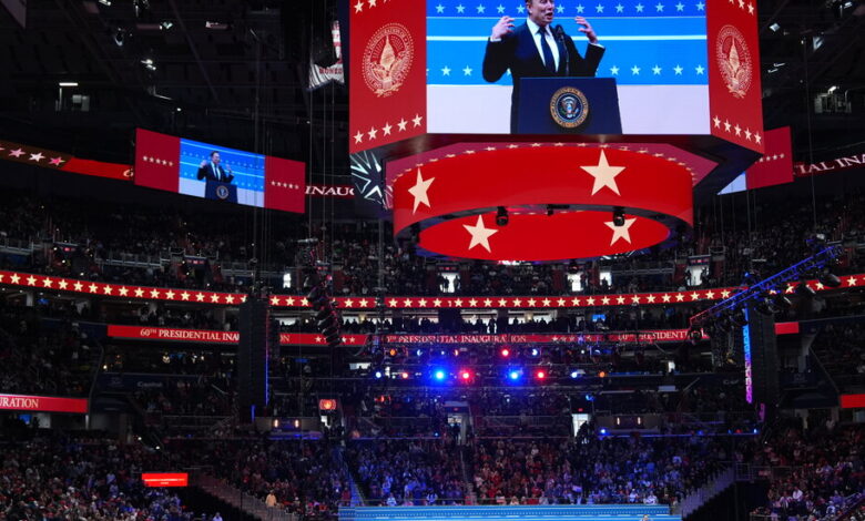 Musk’s Twitter Takeover Offers Trump a Blueprint Musk’s Twitter Takeover Offers Trump a Blueprint