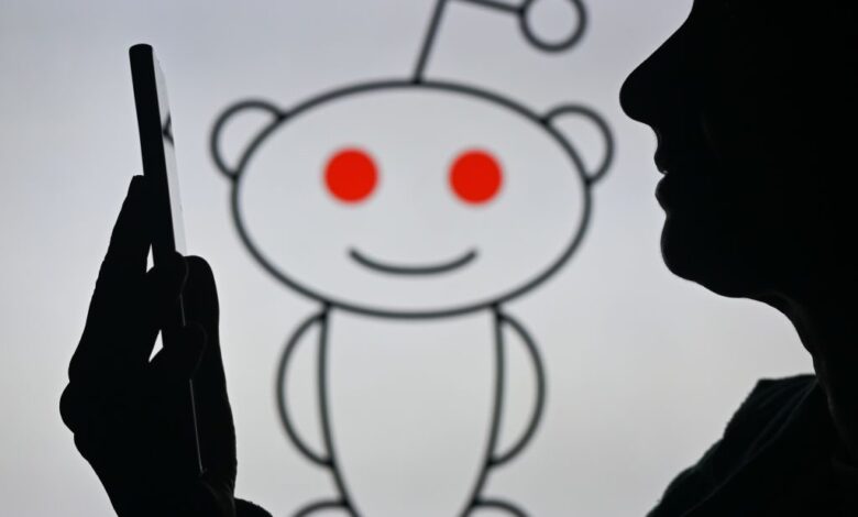 Reddit will lock some content behind a paywall this year, CEO says Reddit will lock some content behind a paywall this year, CEO says