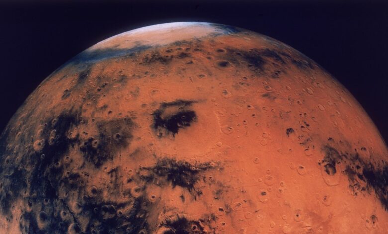 Moon or Mars? The US Might Face a Tough Choice for Future Missions