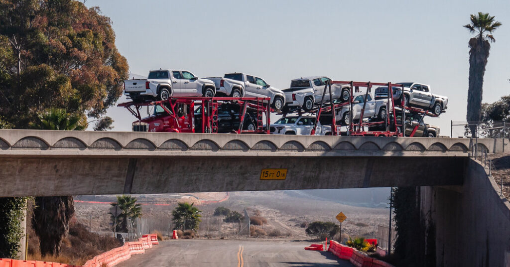 Trump’s Tariffs Leave Automakers With Tough, Expensive Choices