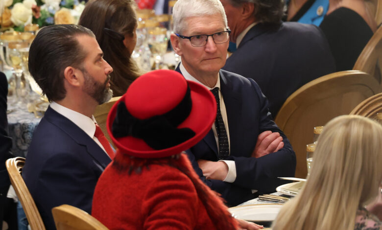 EU regulators reportedly delayed Apple and Meta penalty announcements ahead of US trade talks EU regulators reportedly delayed Apple and Meta penalty announcements ahead of US trade talks