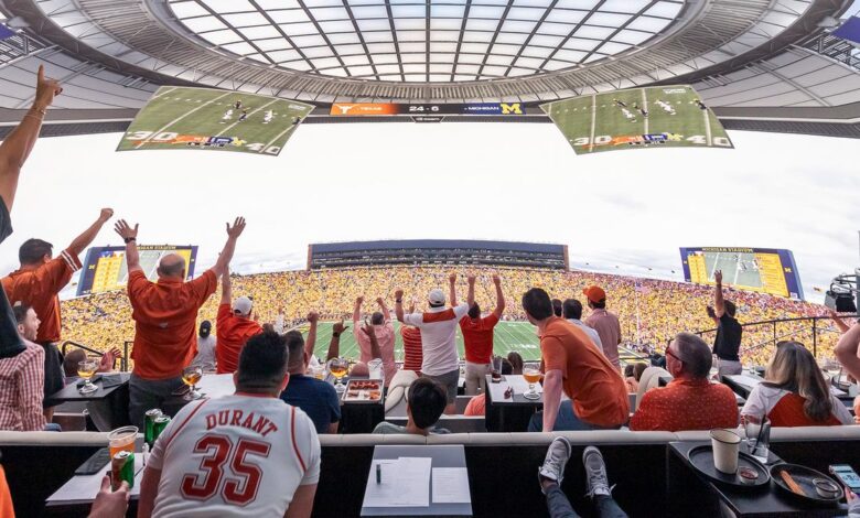 This Massive Screen for Live Sports Puts You in the Best Seat in the Stadium This Massive Screen for Live Sports Puts You in the Best Seat in the Stadium