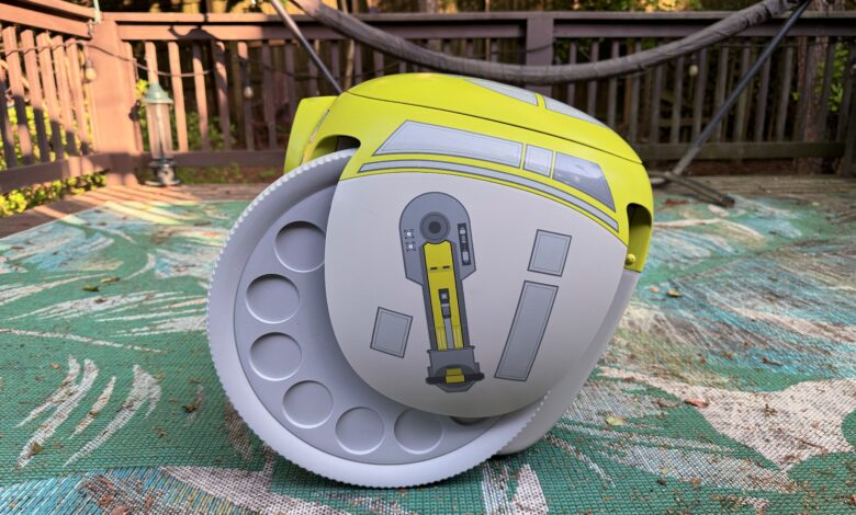 Piaggio turned its cute follow robot into a Star Wars droid Piaggio turned its cute follow robot into a Star Wars droid