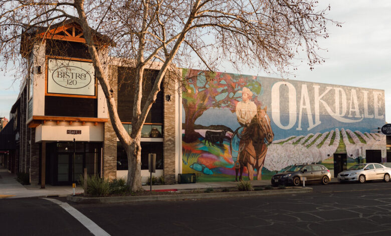 How Misinformation and Partisan ‘New Media’ Changed a California Town How Misinformation and Partisan ‘New Media’ Changed a California Town