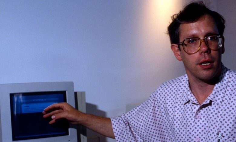 Bill Atkinson, Macintosh Pioneer and Inventor of Hypercard, Dies at 74 Bill Atkinson, Macintosh Pioneer and Inventor of Hypercard, Dies at 74