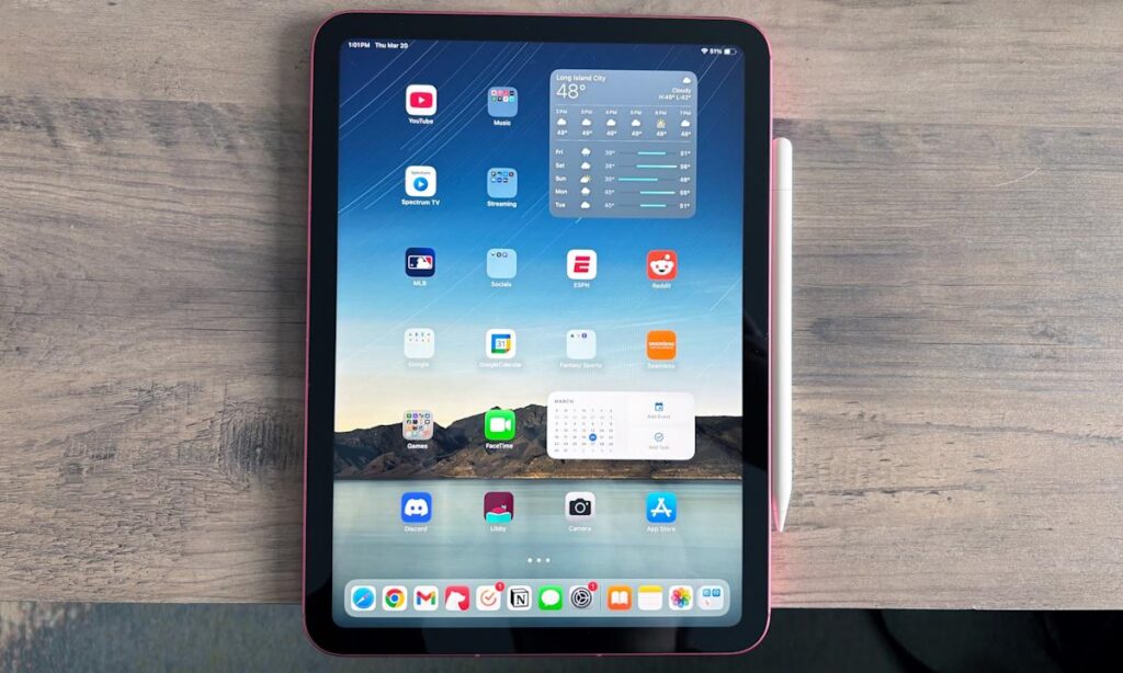 Apple’s latest entry-level iPad is back on sale for 9