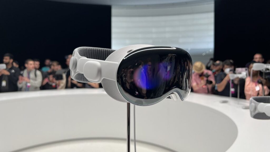 Report: Apple M4, more comfortable strap will headline first major Vision Pro update